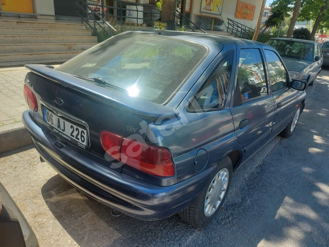 98 ESKORT BOYA DEGİŞEN YOK ÇİFT AİRBACK KLİMA ABS