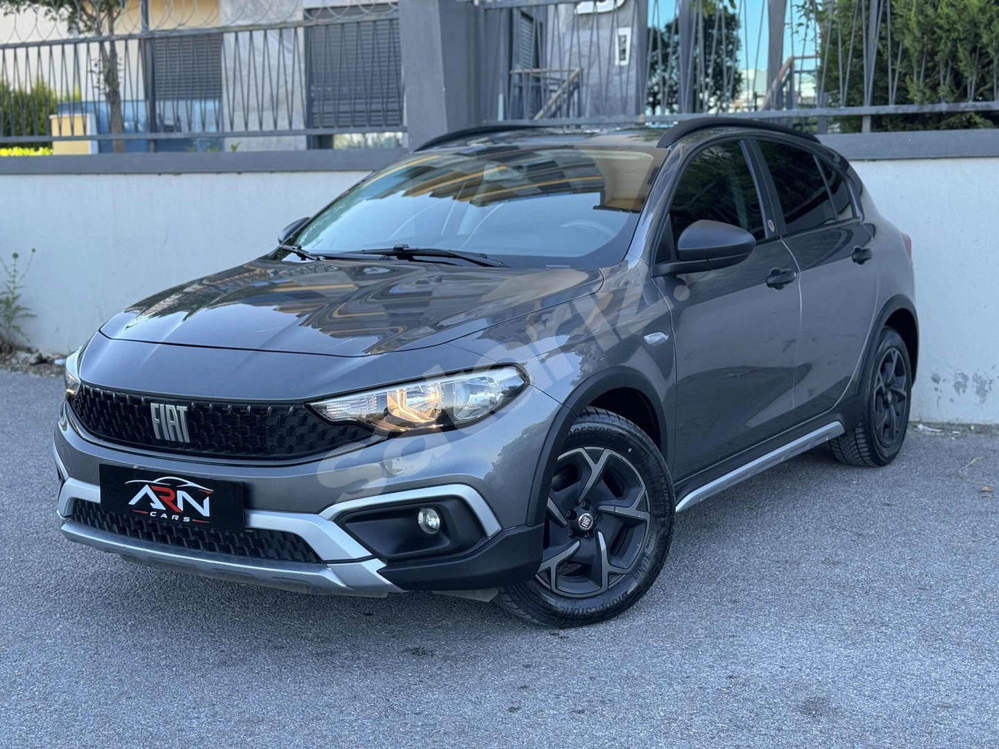 ARN CARS'DAN 2023 MODEL FİAT EGEA CROSS HATASIZ-12 AY K.K TAKSİT