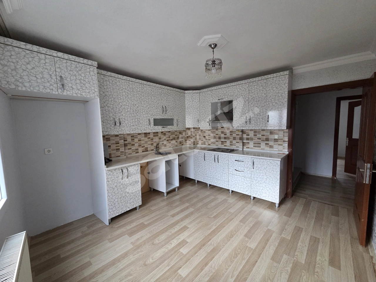 KARACAOGLAN MAHALLESİ KİRALİK 2+1 KAPILI MUTFAK DAİRE