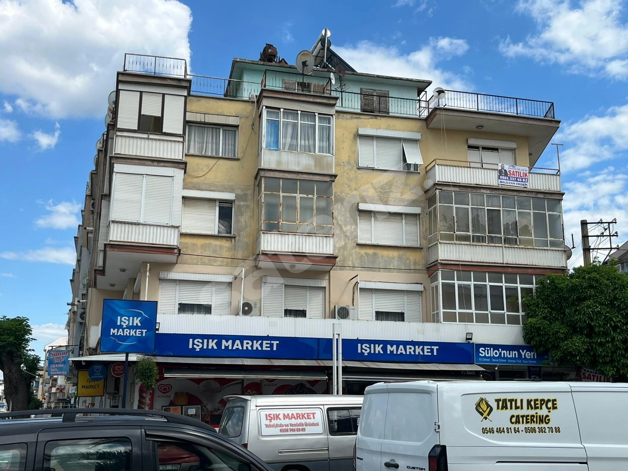 SAĞLIK MAHALLESİ ŞÜHEDA CADDE ÜZERİ SATILIK GENİŞ VE DAİRE