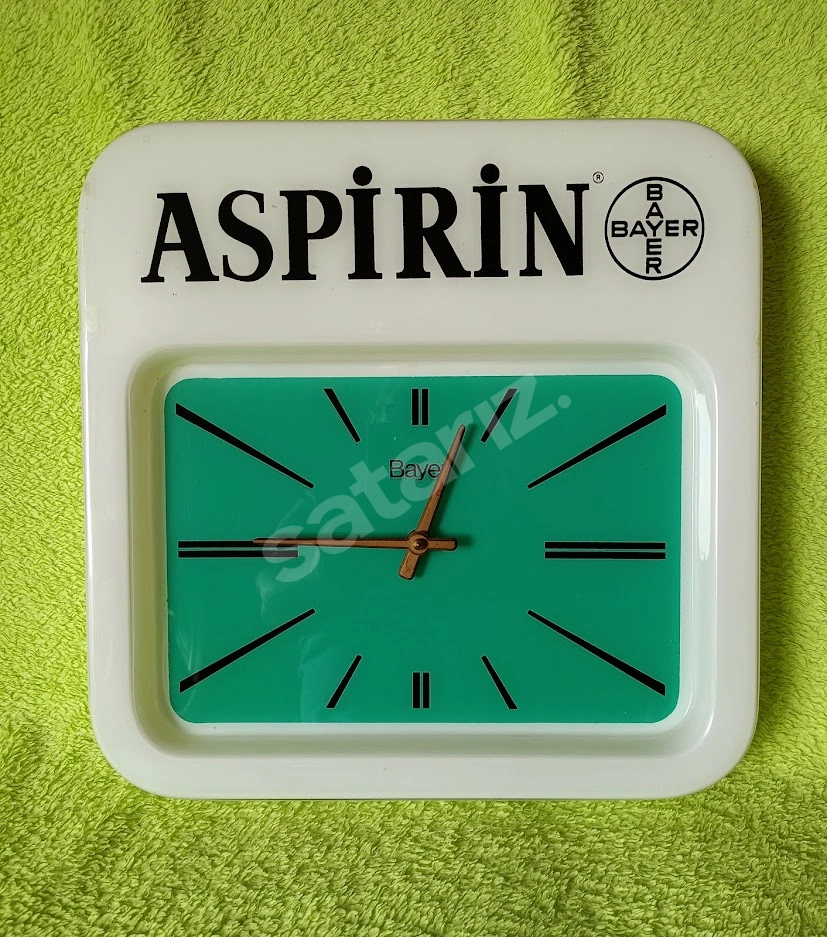 BAYER ASPİRİN REKLAMLI PLEKSİGLAS QUARTZ DUVAR SAATİ. NADİR BULUNTU.