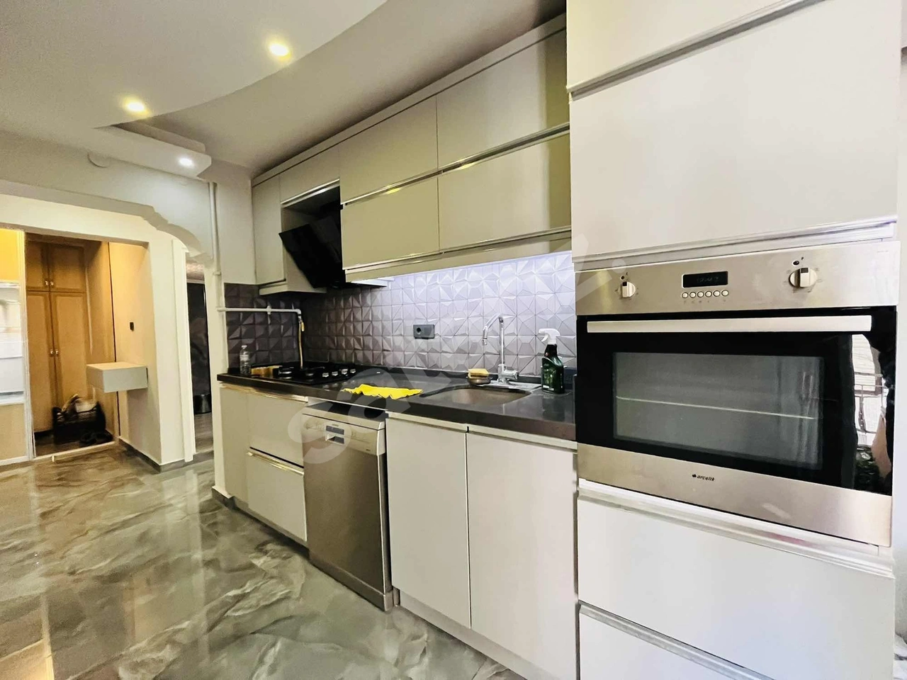 Manisa Arda Mh. Kenzi Caddesi Üzeri 3+1 Arakat Lüx Daire