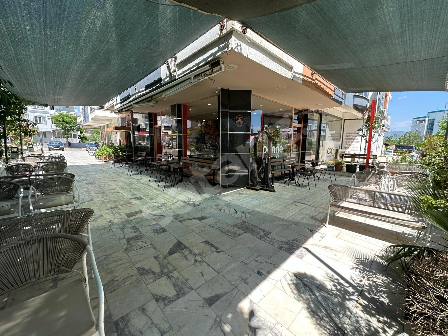 YENİ HASTANE YAKININDA 250m² SATILIK PRESTİJLİ DÜKKAN