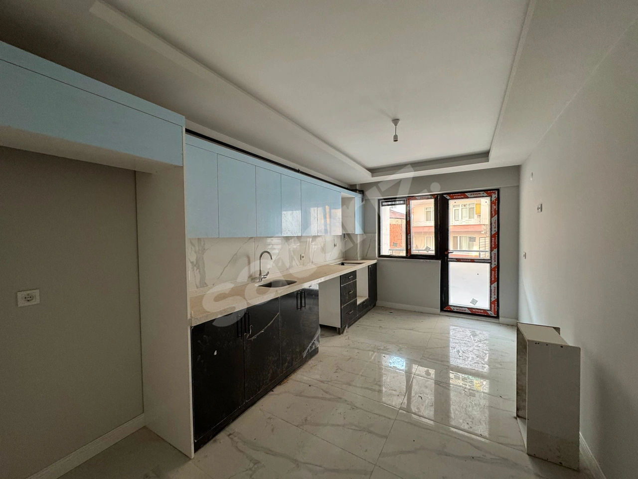 ELBİR EMLAK'TAN ÇARŞI MERKEZDE SATILIK SIFIR 3+1 DAİRE