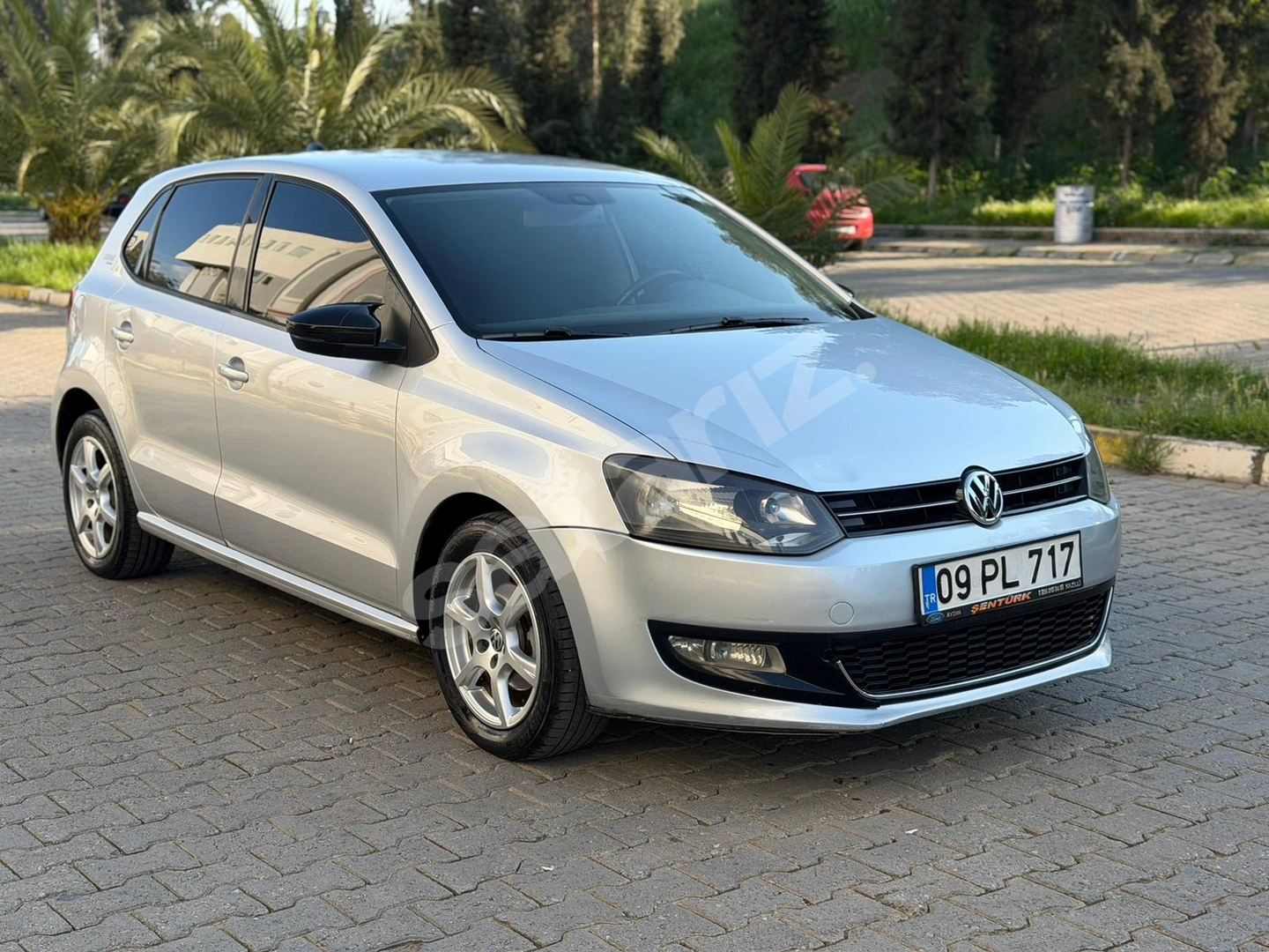 ŞENTÜRK'TEN 2013 MODEL CHROME EDITION VOLKSWAGEN POLO 30DK KREDİ