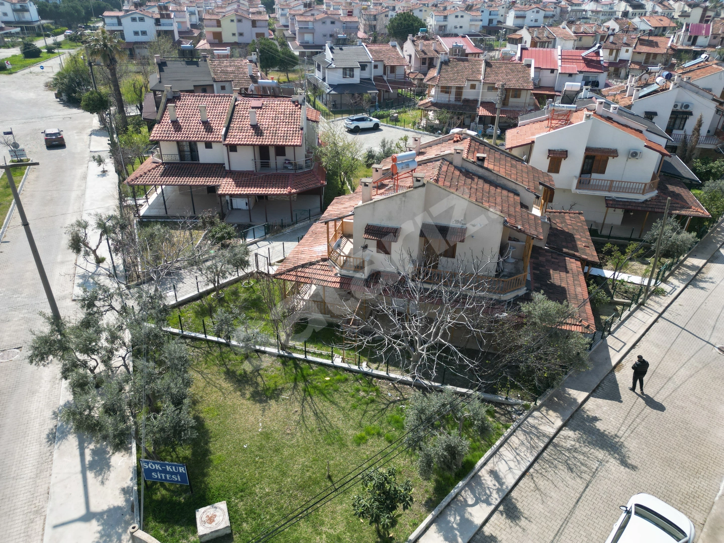 KUŞADASI DAVUTLAR DENIZE 200 METRE KÖŞE KONUM YAZLIK