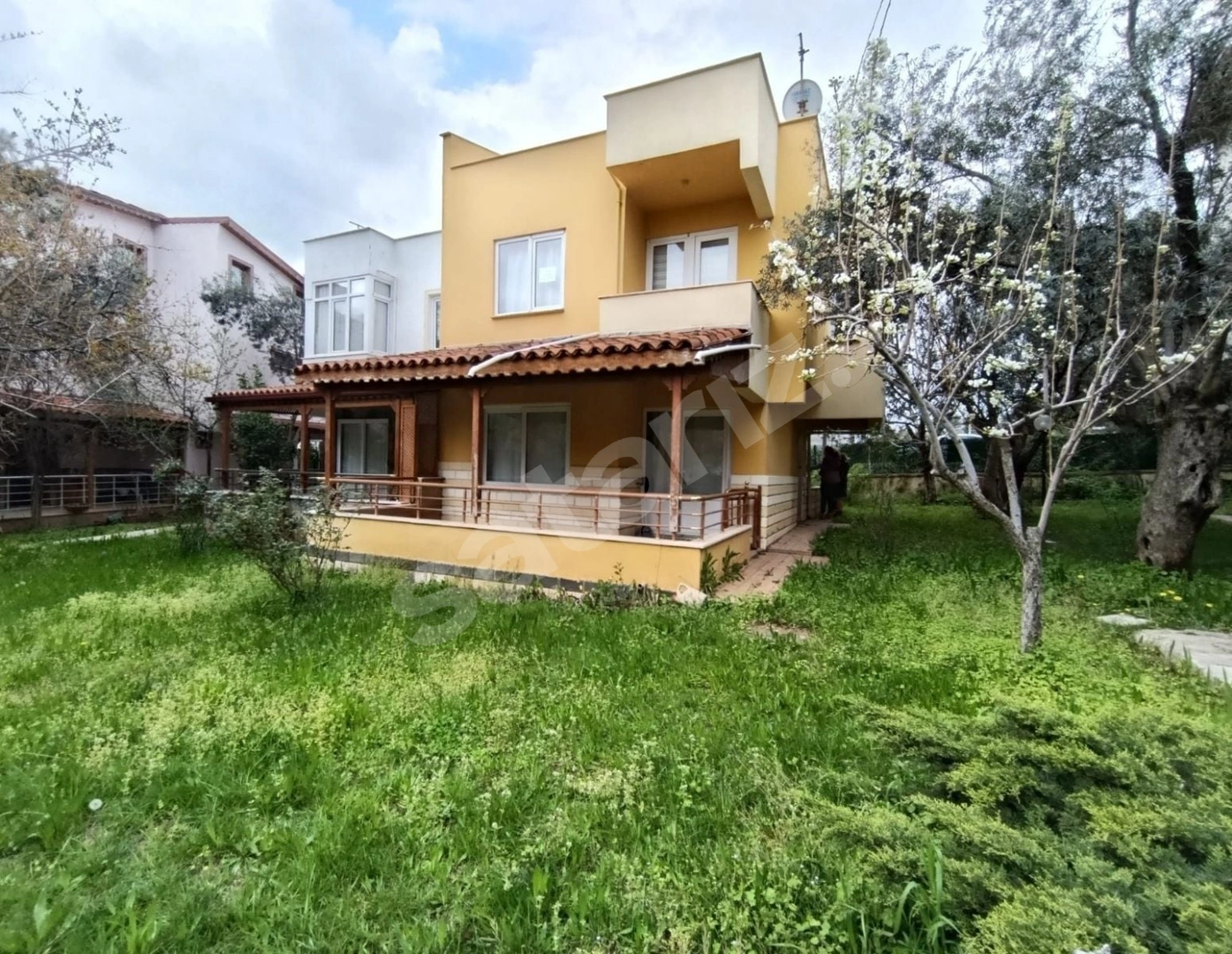 BURHANİYE PELİTKÖY DENİZE 100MT 4+1 SATILIK VİLLA