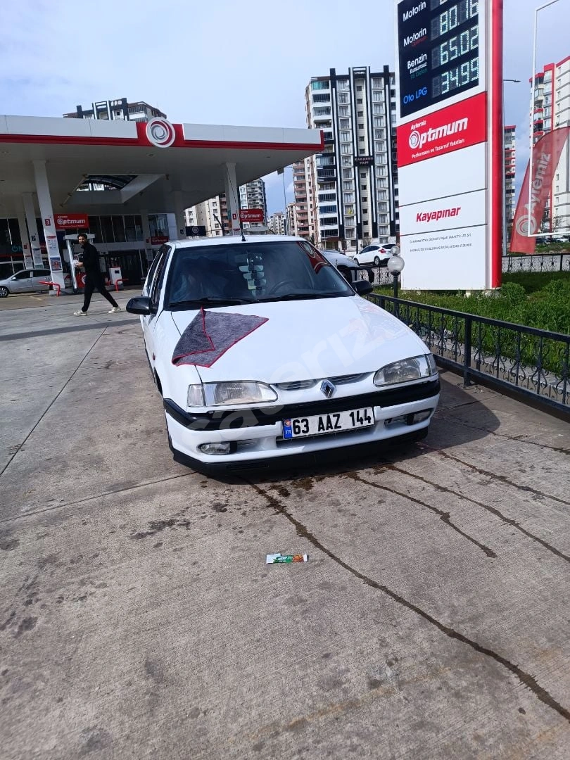 Renault 19 1998 Model