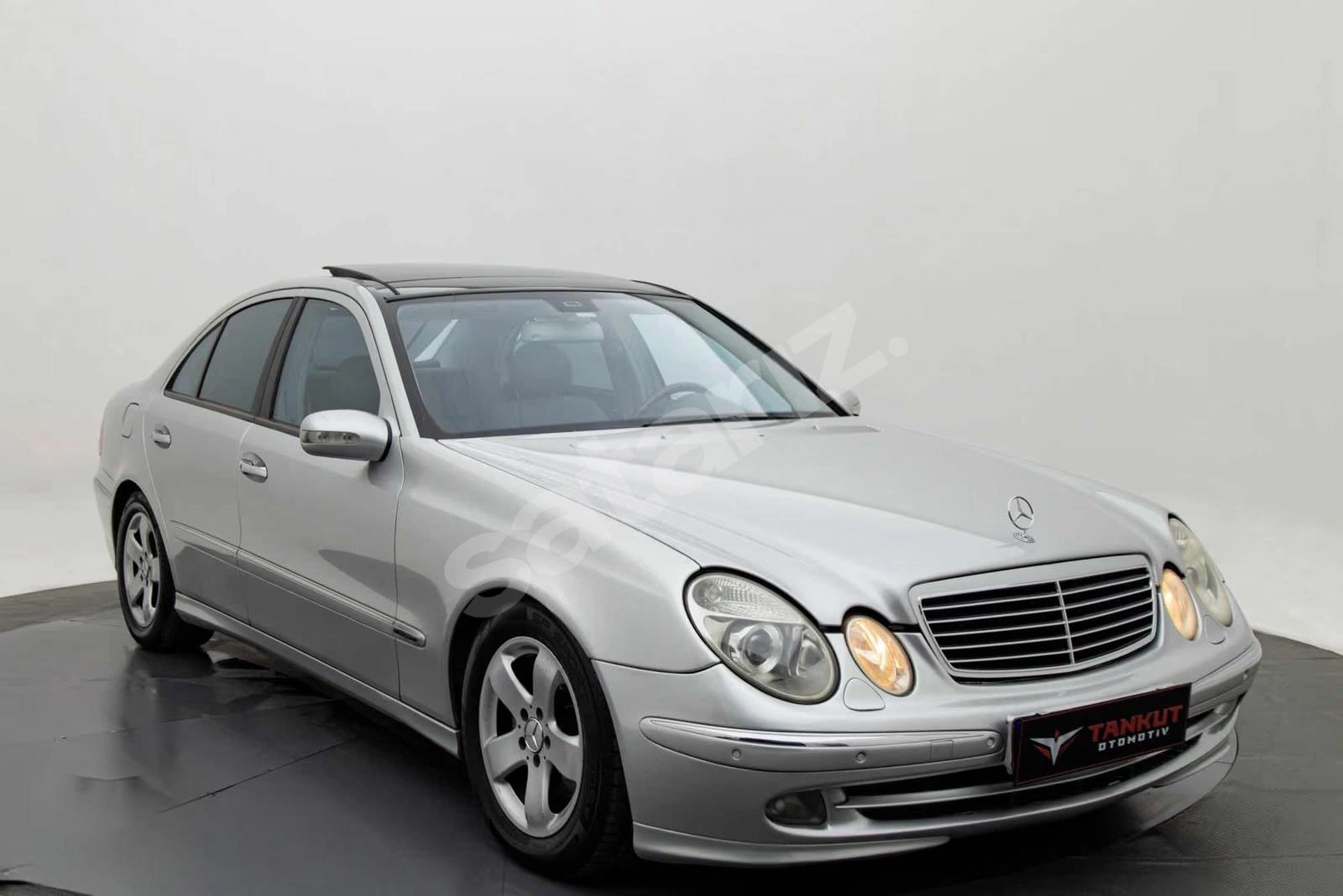 İBRAHİM TANKUT OTOMOTİV'DEN MERCEDES E270CDI AVANGARDE DEĞİŞENSİ