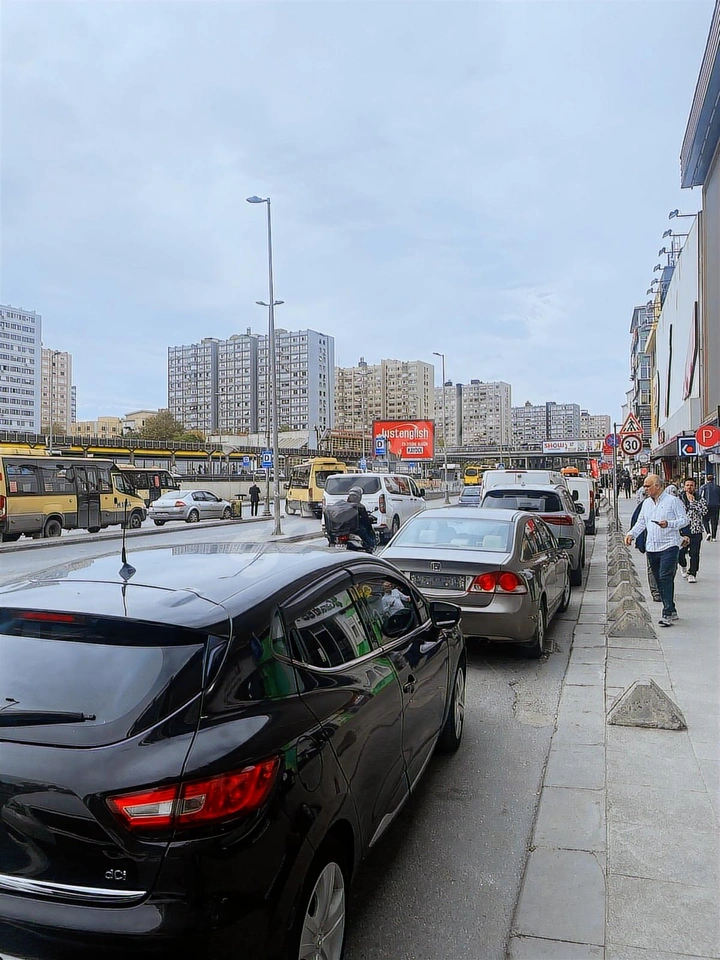 ŞİRİNEVLER MEYDAN E5 CEPHE SATILIK BÜRO OFİS KİRACILI