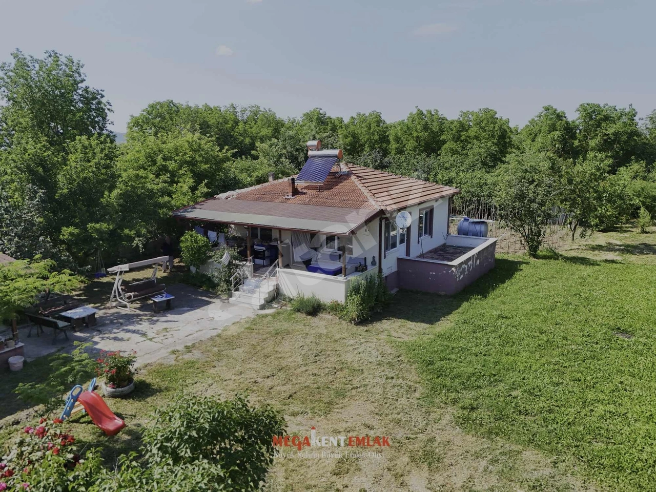 ŞEHİR MERKEZİNDE YATIRIMLIK 4093m2 SATILIK TARLA VE MÜSTAKİL EV!