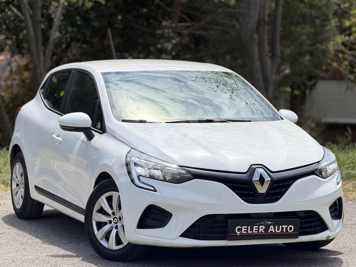 ÇELER AUTO 2022 CLİO 1.0SCE-DEĞİŞENSİZ-105.000KM