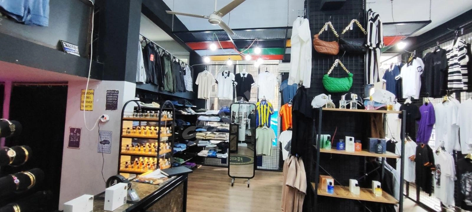 KARABÜK YENİCE MERKEZ MAHALLEDE DEVREN SATILIK GİYİM MAĞAZASI!!