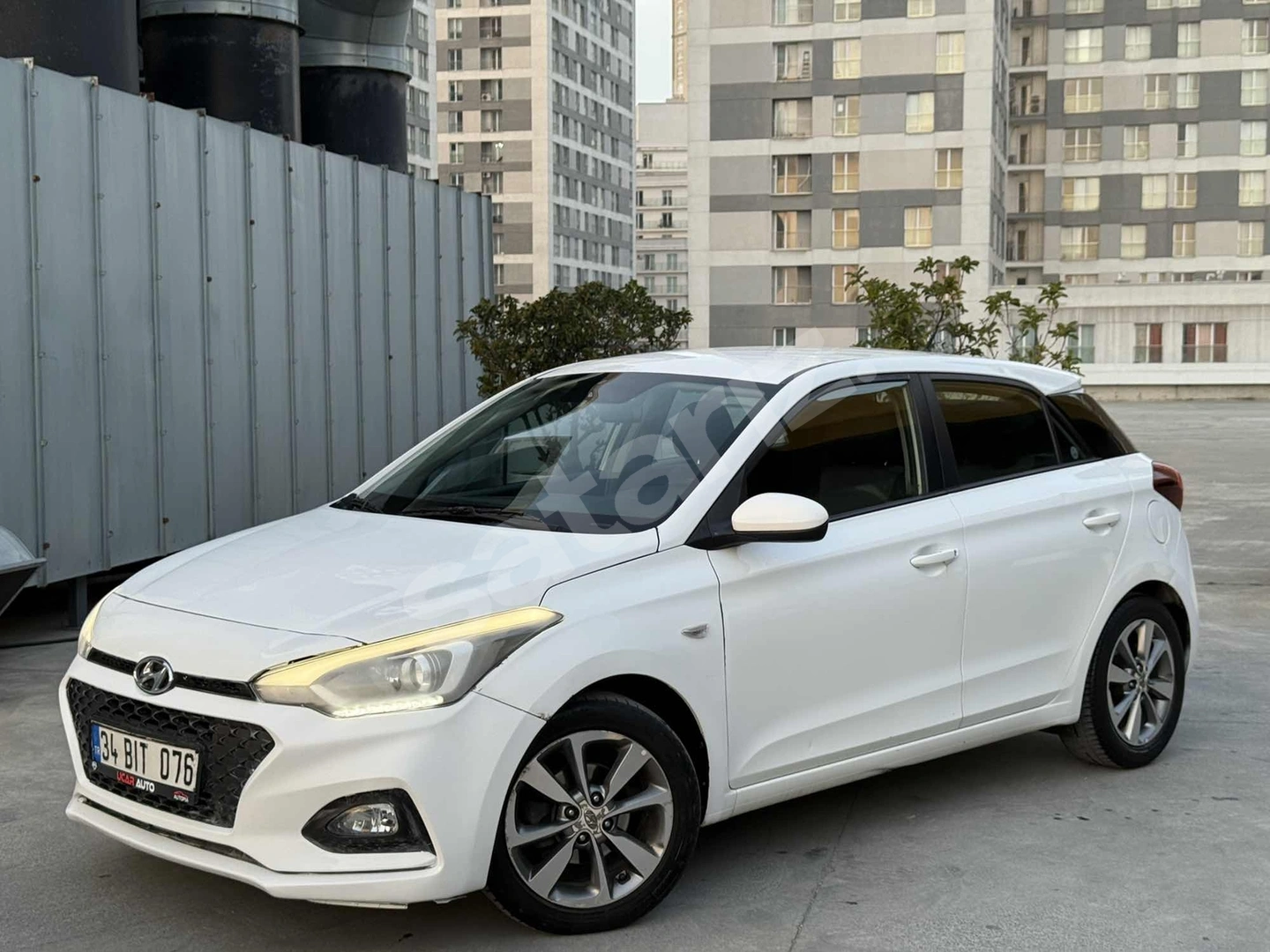 OTOMATİK İ20 STYLE DEGİŞENSİZ HASAR KAYITSIZ 280 BİN PEŞİN 36 AY
