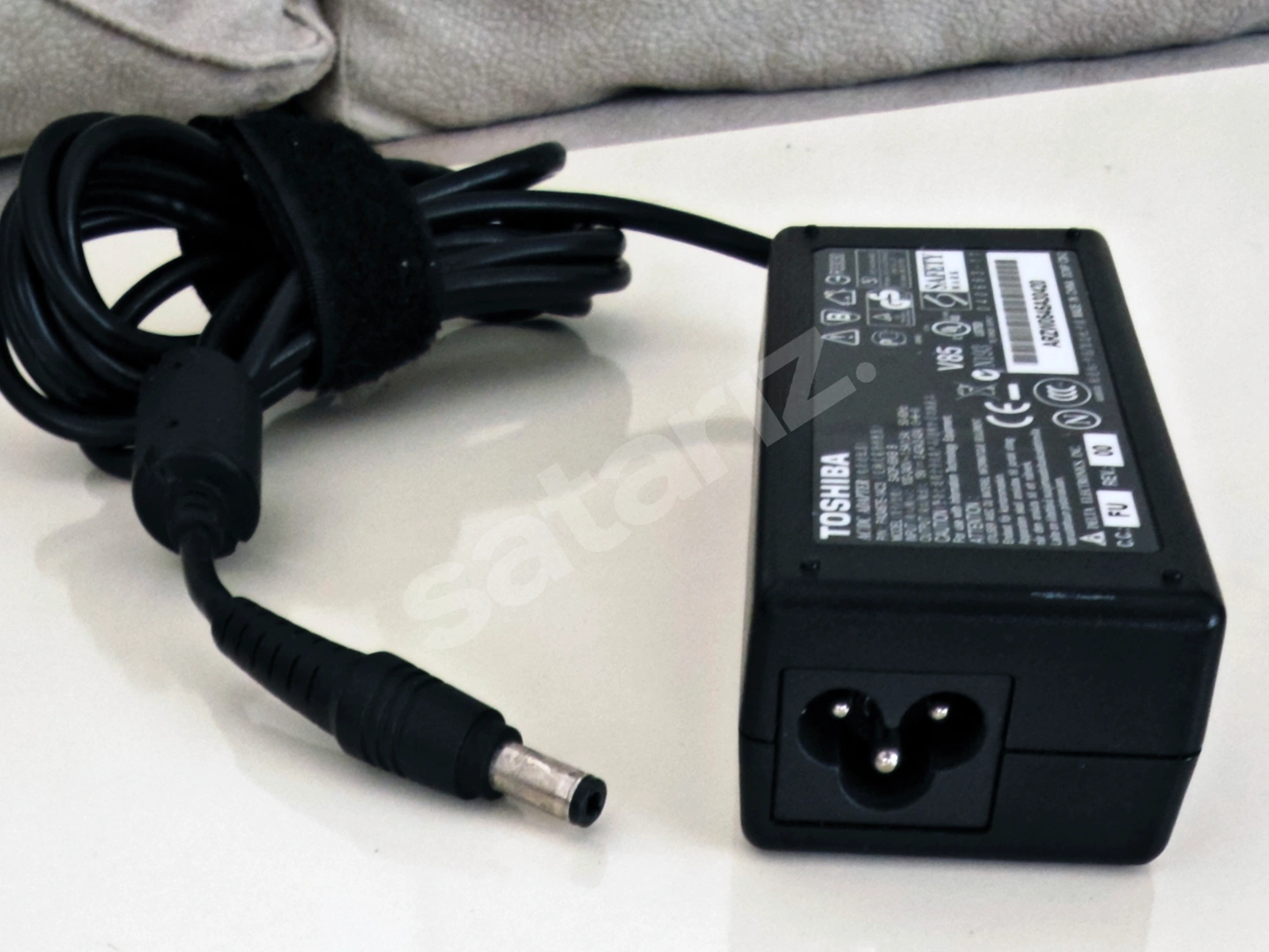 Toshiba Notebook Adaptörü (19 volt 3.42 amper)