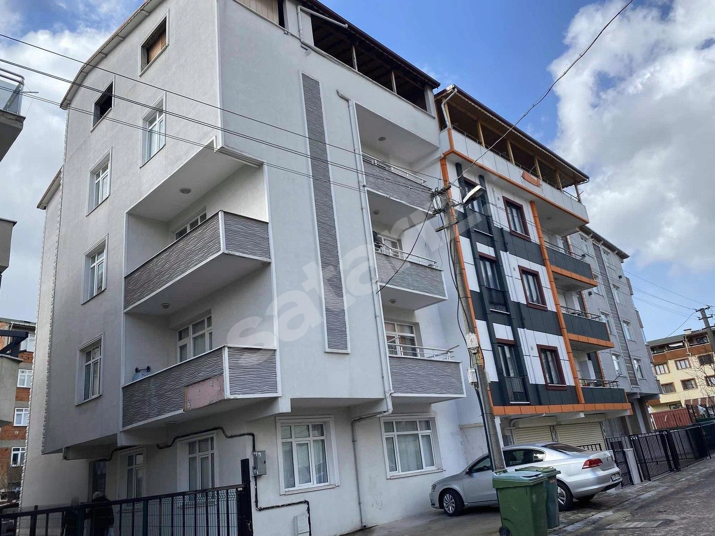 KÖRFEZ ESENTEPE MAHALLESİNDE SATILIK 4 KATLI BİNA