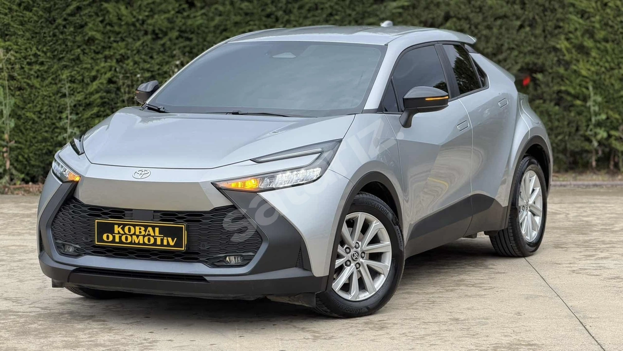 İLK SAHİBİNDEN HATASIZ BOYASIZ TRAMERSİZ 2025 TOYOTA C-HR