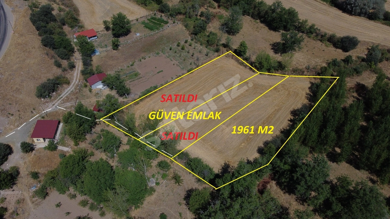 GÜVEN EMLAK'TAN SATILIK MİLLET BAHÇESİNE KOMŞU BAĞ YERİ.1961m²
