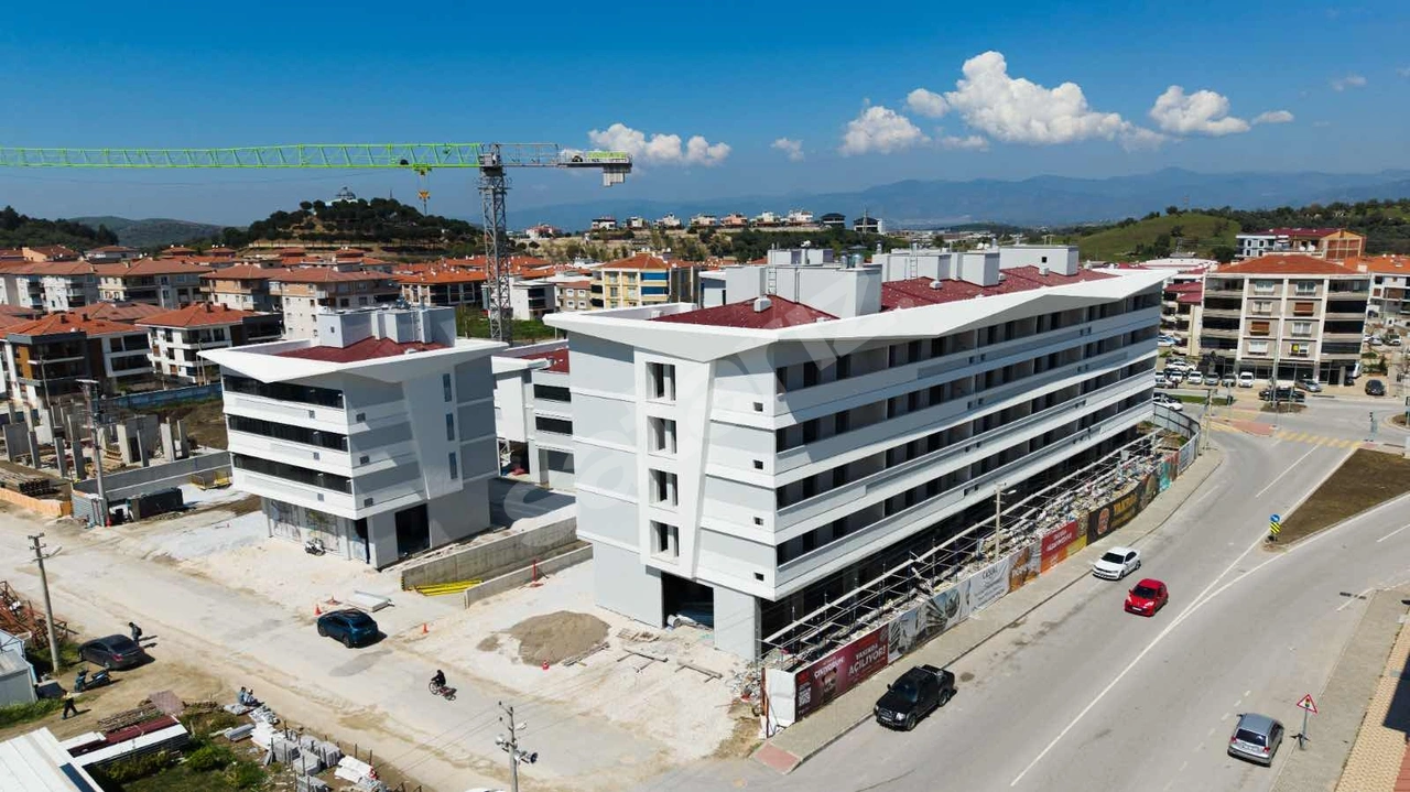 PEK EMLAKTAN AKFEM TREND TİRE DE SATILIK 1+1 DAİRE LER