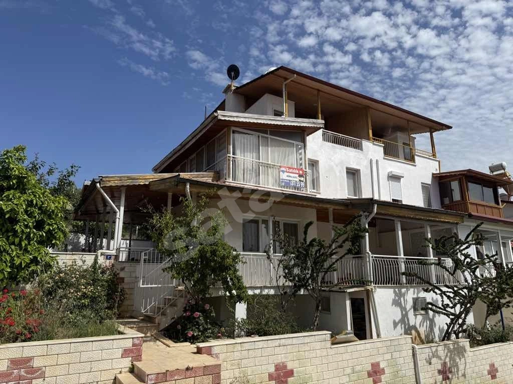 AKBÜK KEREM SİTESİNDE PANORAMİK DENİZ MANZARALI ÖZEL VİLLA