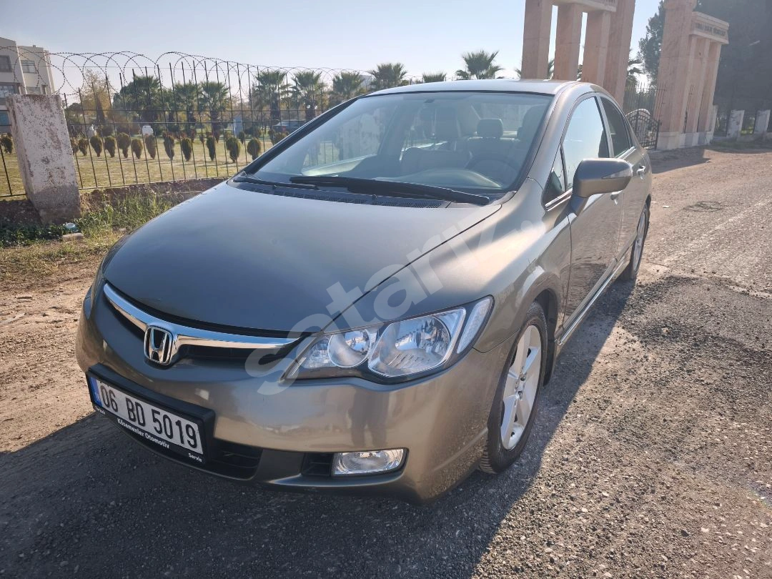 EFEKENTLİ / 2007 OTOMATİK HONDA CİVİC / KREDİ KARTINA 12 TAKSİT