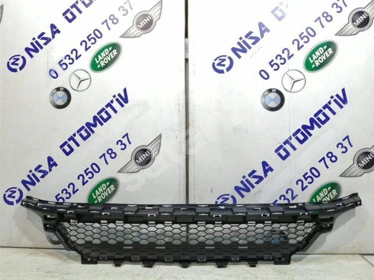 MERCEDES C SERİSİ W205 MAKYAJLI ÖN TAMPON AMG ORTA IZGARA A2058856204