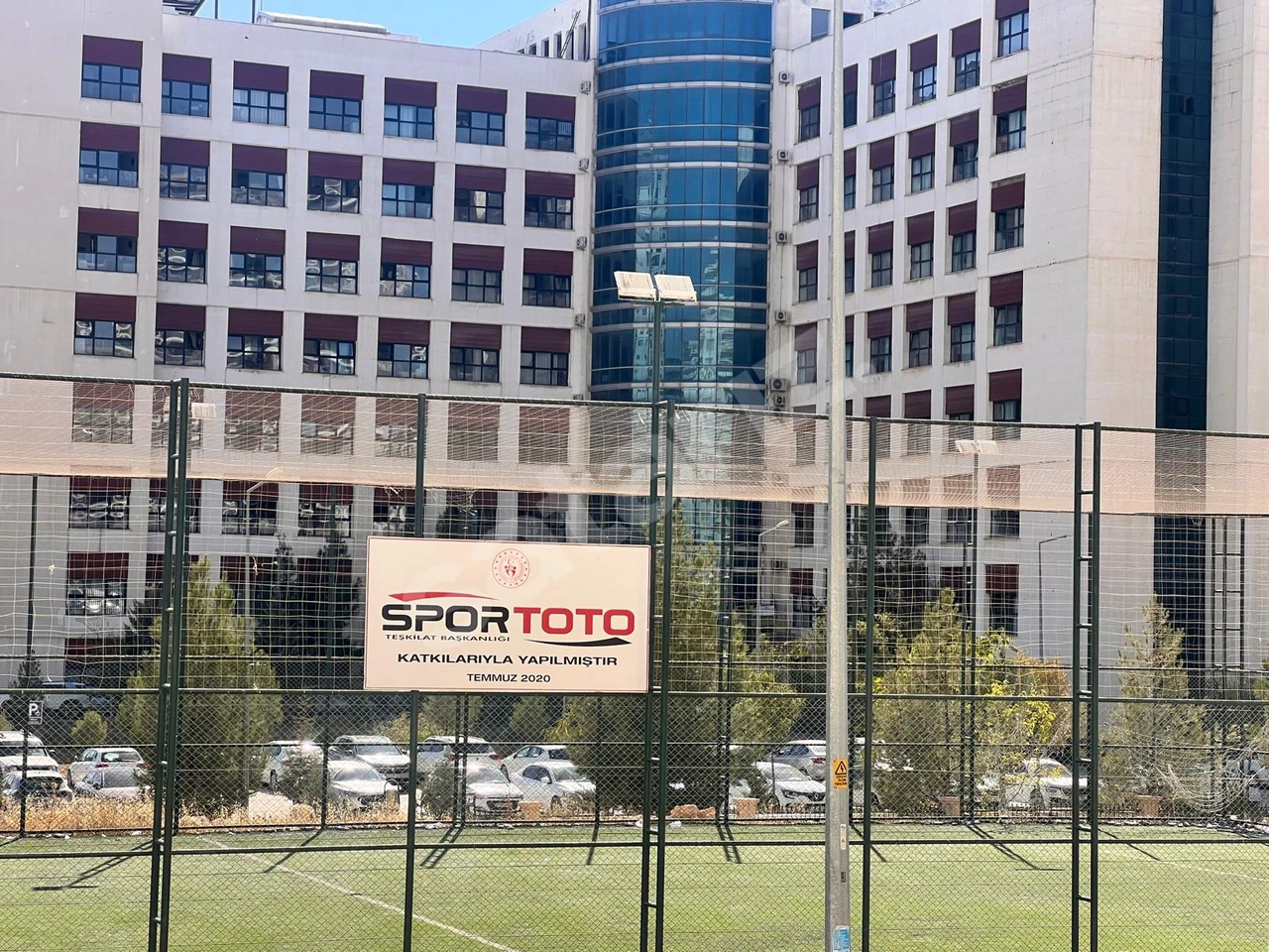 DAĞEMLAK'TAN Araştırma Hastanesi Yanı |  Kiralık Dev Dükkan