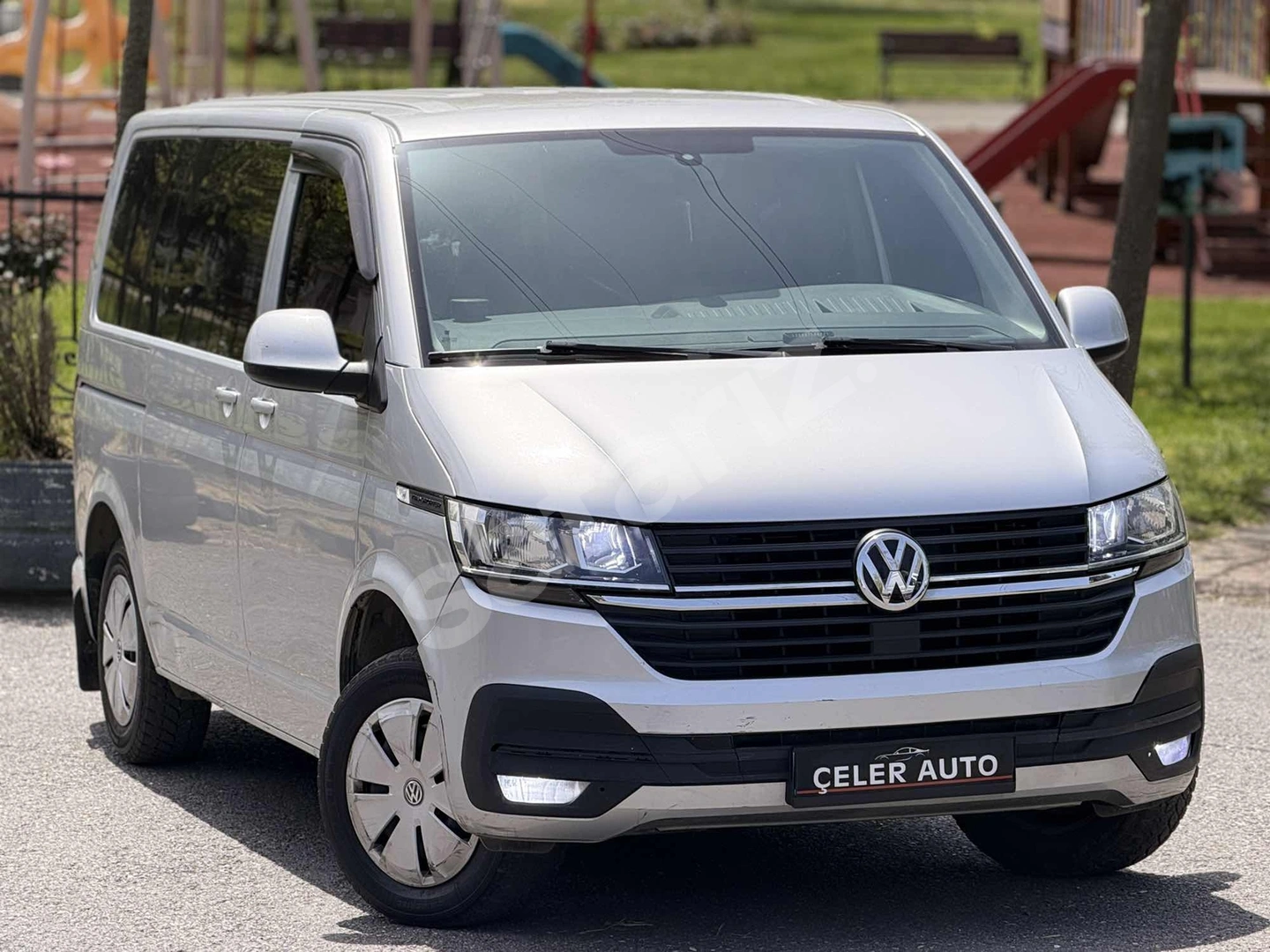 ÇELER AUTO-2022 TRANSPORTER 2.0 TDI CAMLI VAN HATASIZ BOYASIZ
