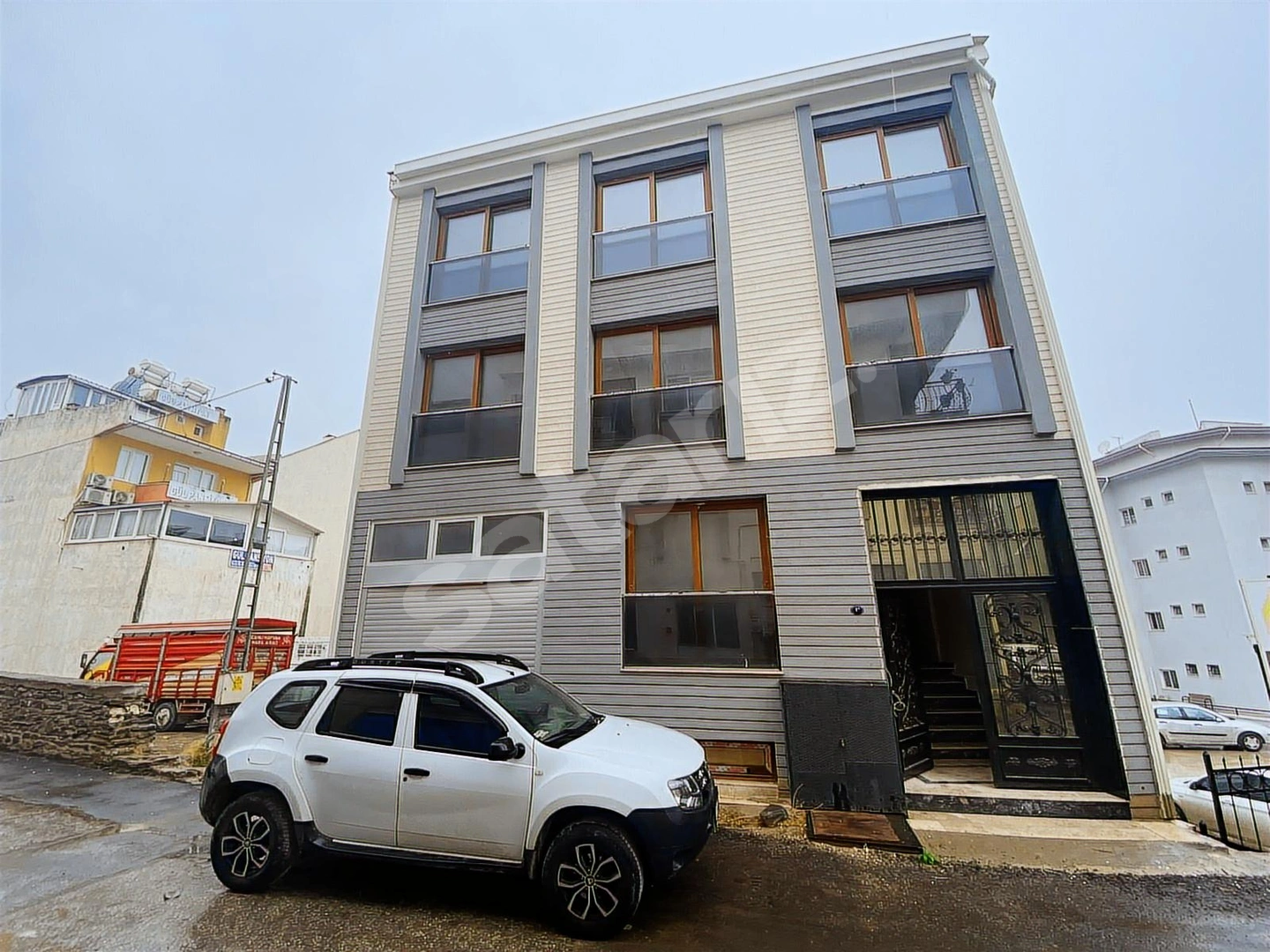 A PLUS GAYRİMENKULDEN ADLİYE YANI 6 ADET 2+1 SATILIK SIFIR BİNA