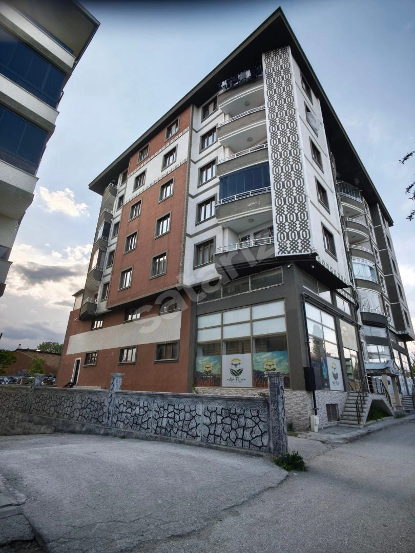 ACİL SATILIK MÜKEMMEL KONUMDA MÜKEMMEL GENİŞ DAİRE 3 +1