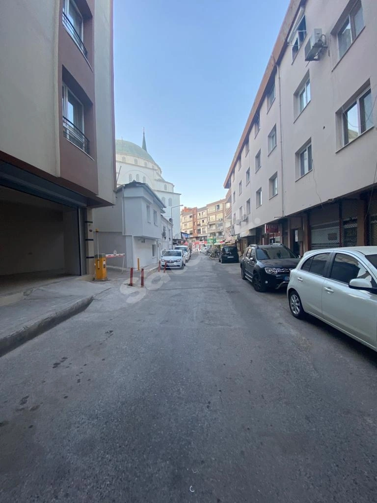 Arslan'dan Gaziemir Meydan Yakını Yatırıma Uygun 285m² İşyeri