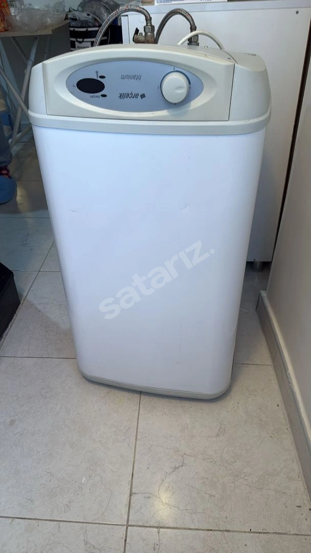 Çalisir Durumda Temiz Eletrikli Termosifon