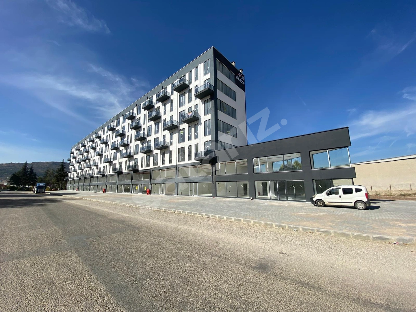 GÜVENEVLER MAH'DE AFM PLAZADA 90 M² KİRALIK SIFIR BÜRO&OFİS