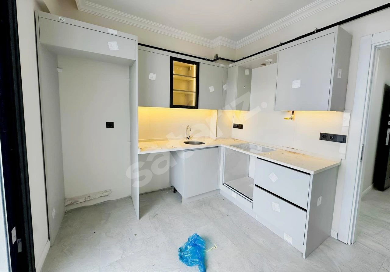 MURADIYE MAHALLESİ 2+1 85M2 M2 4 KATLININ 4 KATI SİTE İÇİ