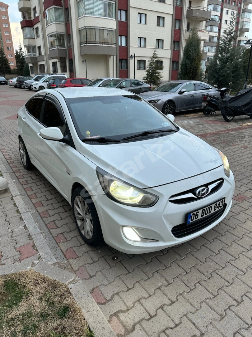 Hyundai Accent Blue 1.6 CRDİ Beyaz Aile