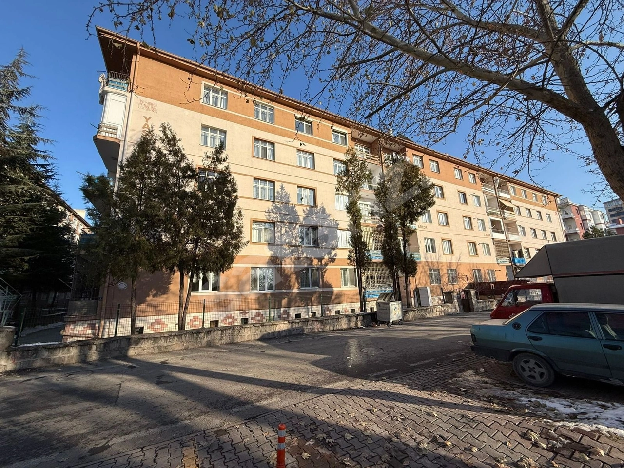 ZİYAGÖKALP MERKEZİ KONUM 2+1 ARA KAT TEMİZ BAKIMLISATILIK DAİRE