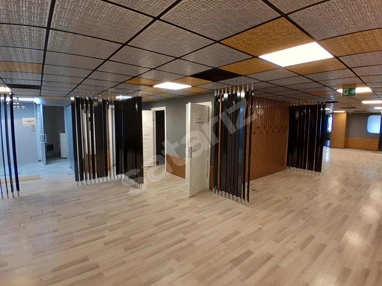 MECİDİYEKÖY TORUNLARIN ARKASINDA,METRONUN KARŞISINDA LÜKS OFİSLER