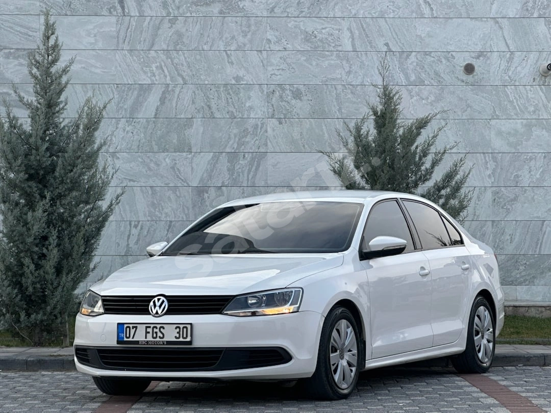VOLKSWAGEN JETTA//TRENDLİNE//150.000KM//OTOMATİK//SERVİS BAKIMLI