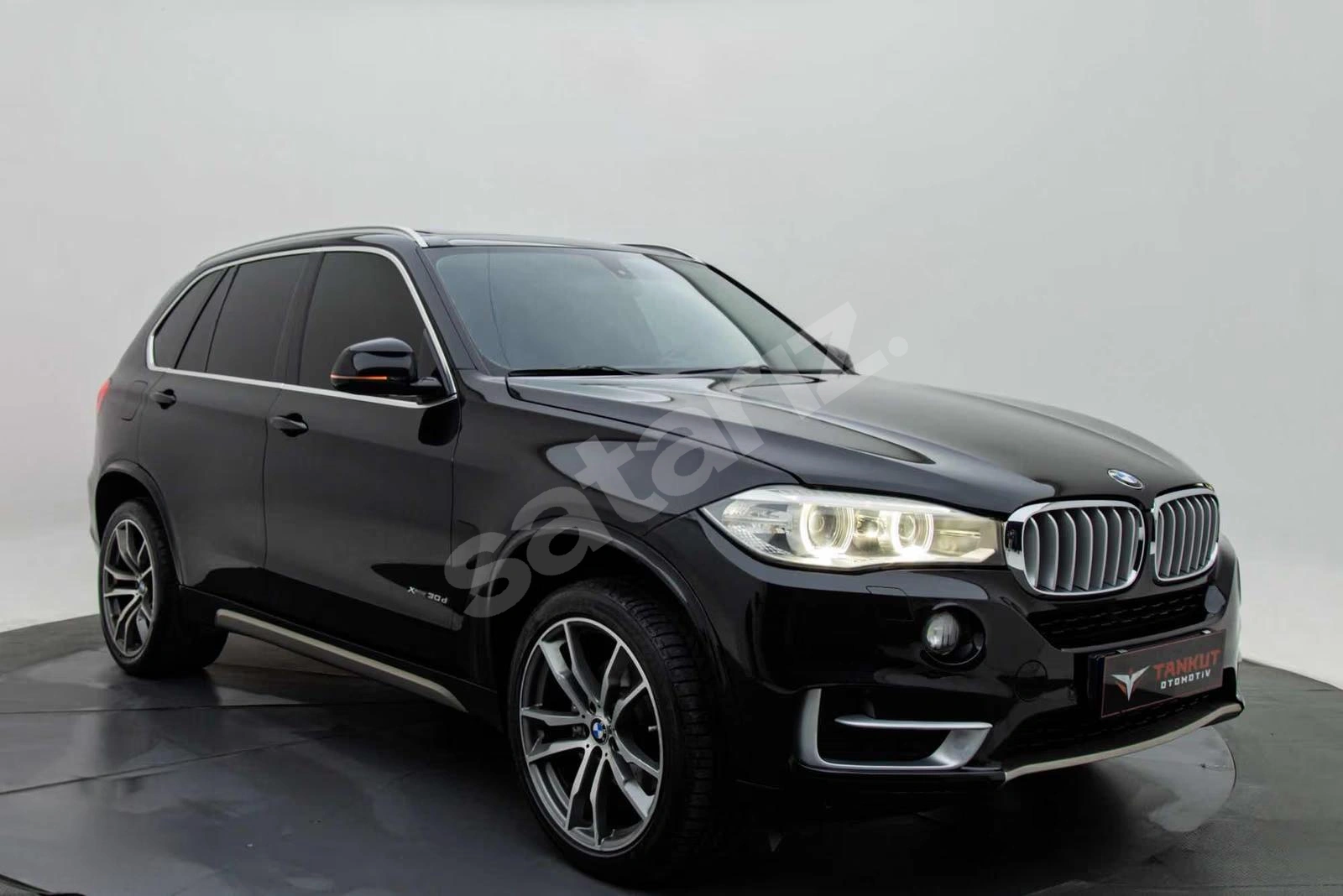 İBRAHİM TANKUT OTOMOTİV'DEN BMW X5 3.0D XDRİVE HATASIZ B&O SES S
