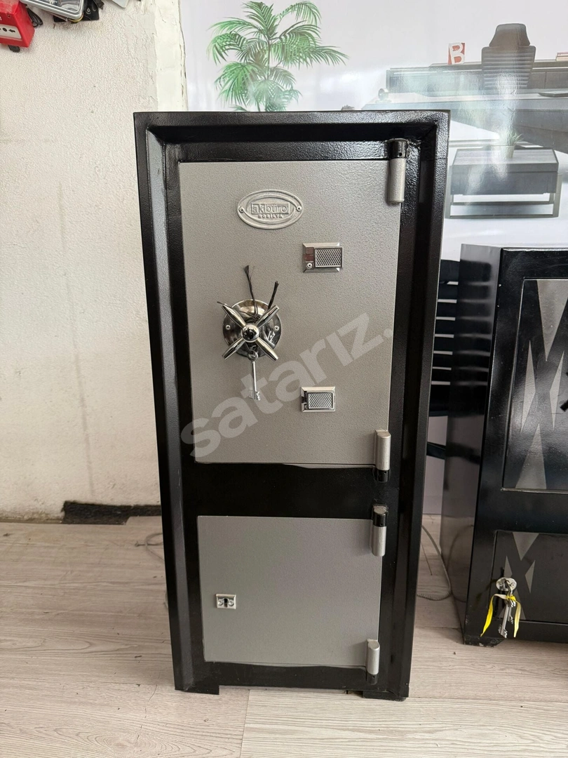 AKBÜRO ÇELİK PARA KASASI 105'LİK