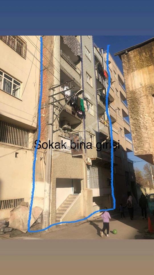 NUSAYBİNİN GÖZDE 320M2 DÜKKANI VE 10 TANE DAİRE LOZAN CADDENDE