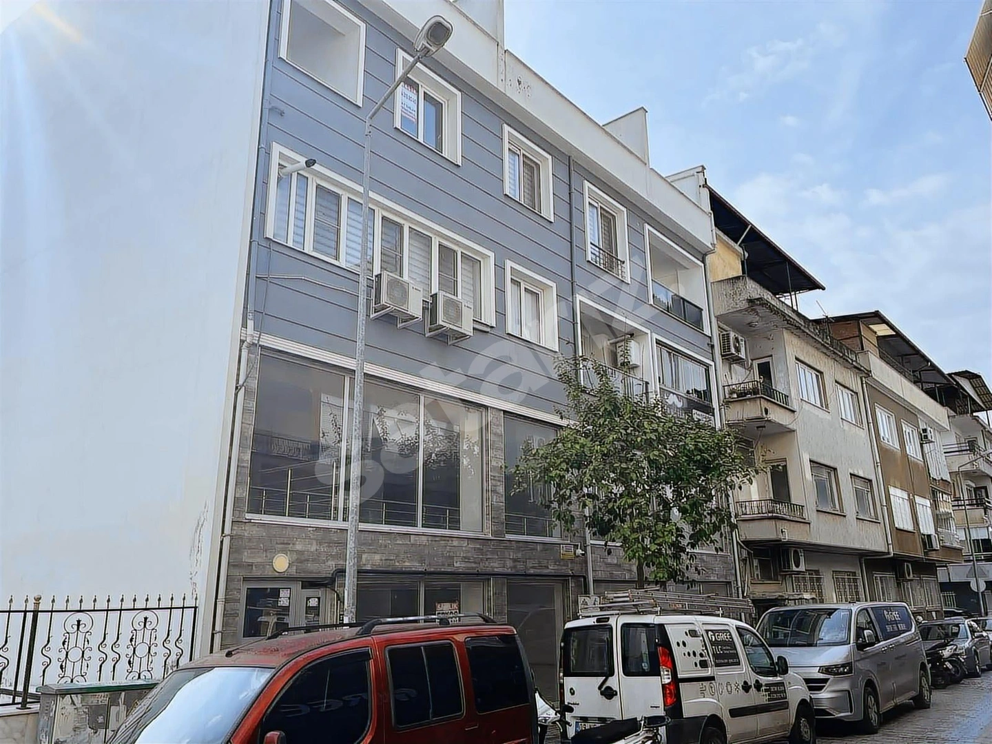 MİRAY EMLAKTAN ÇARŞI İÇİNDE KİRALIK 2+1 TERASLI DOĞALGAZLI OFİS