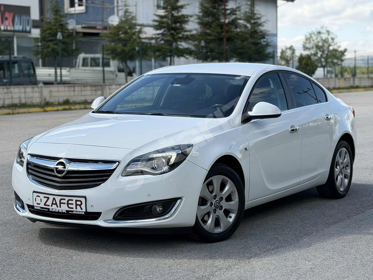 ZAFERDEN 2017 OPEL İNSİGNİA DESİGN DEĞİŞENSİZ 154.000KM DE 136BG