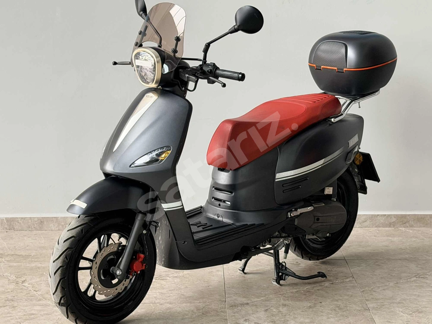 ÜSTÜNHAN OTO 'DAN PLAKALI SIFIR SCOOTER KARTA 12 TAKSİT