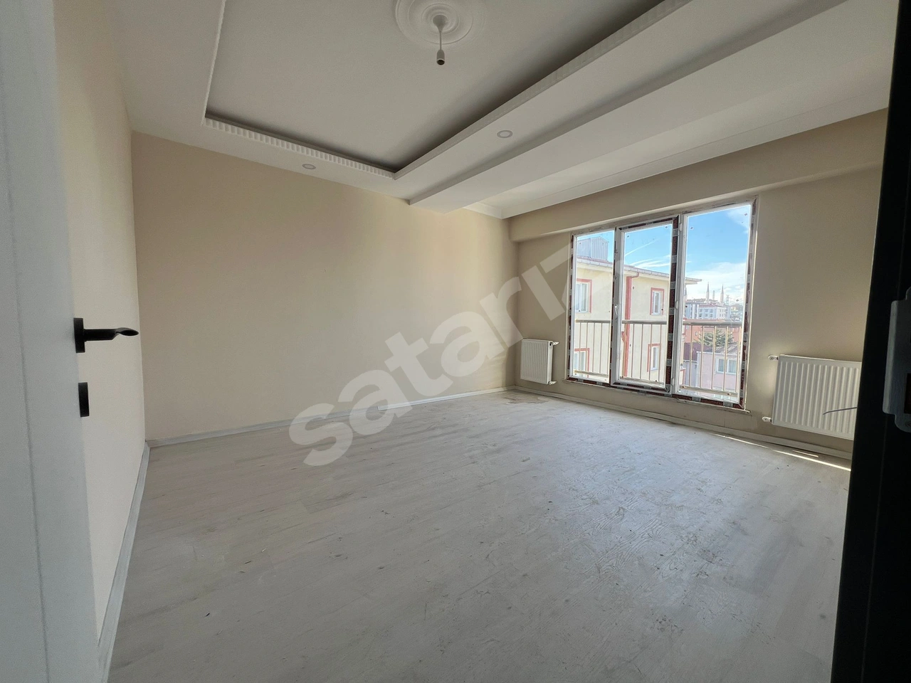 ÖZGÜR İNŞAATAN HADIMKÖY MERKEZ DE 2+1 SIFIR DAİRE OTOPARKLI