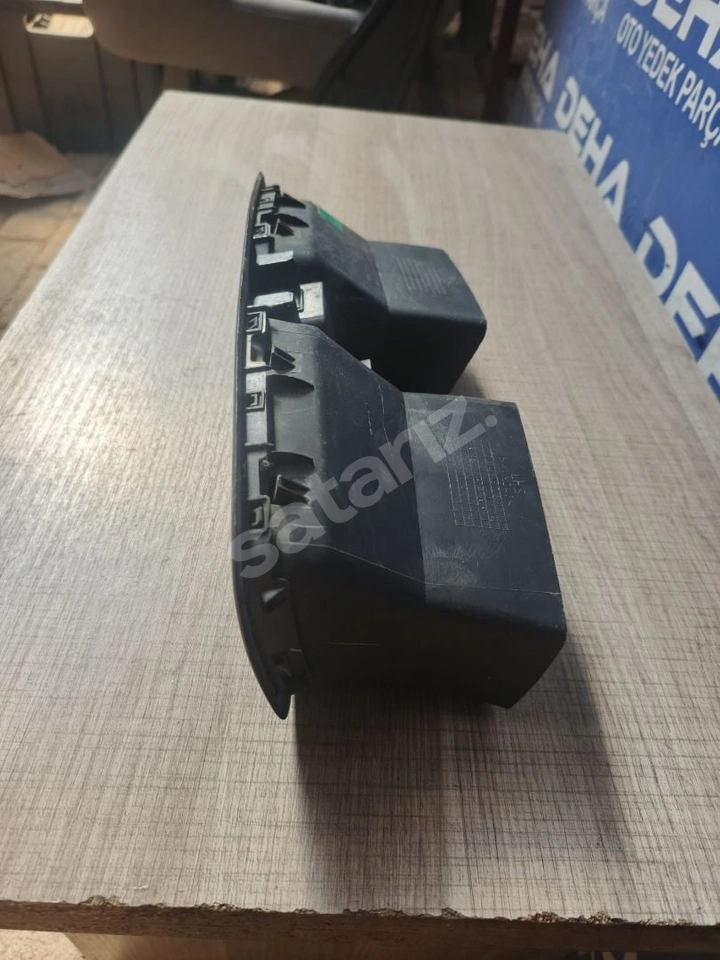 Renault Fluence Megane 3 Orta Havalandırma Izgarası