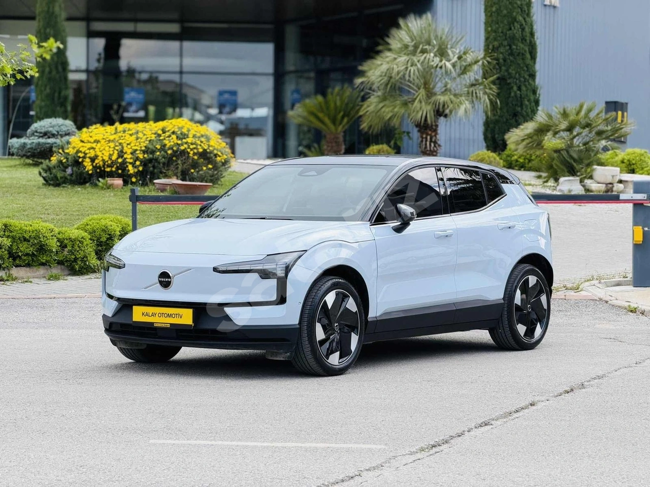 VOLVO EX30 6.100 KM DE HATASIZ BOYASIZ ÇİZİKSİZ TRAMERSİZ