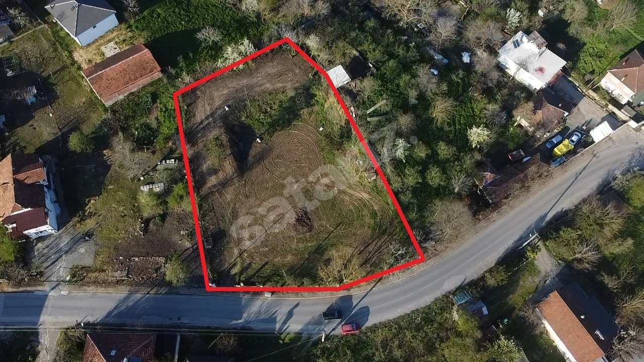 SAKARYA SERDİVANDA İMARLI YOLA CEPHE 2.042 M2 ARSA