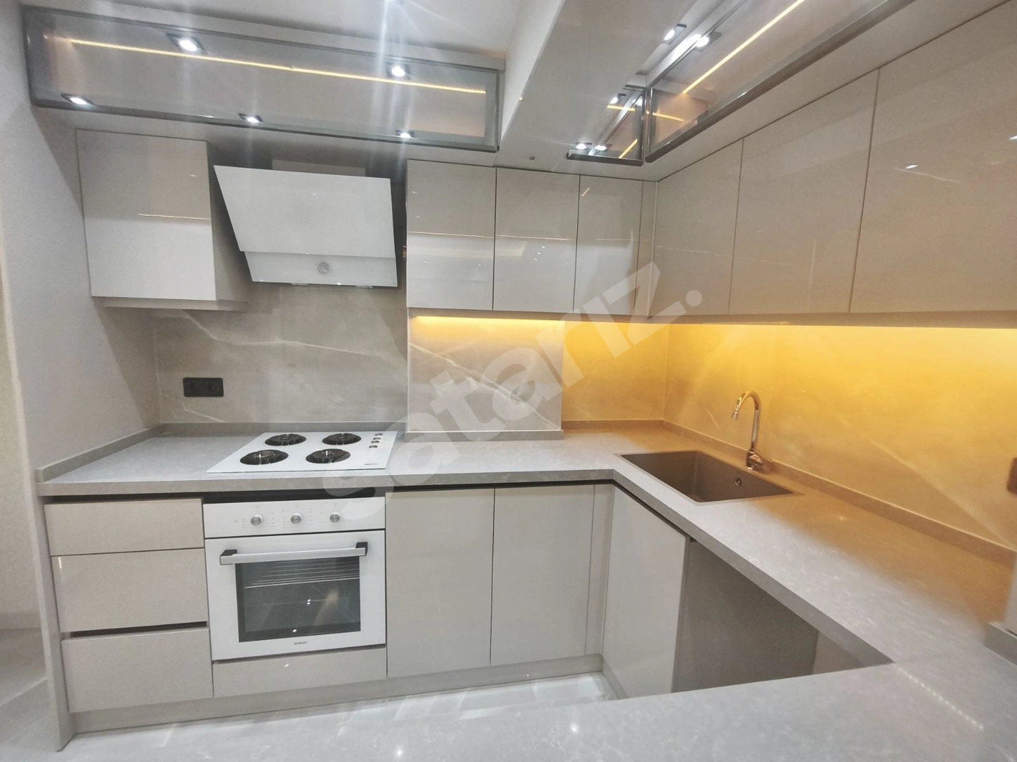 Ekonomi Üniversitesi Yakını Full Tadilatlı Satılık Daire