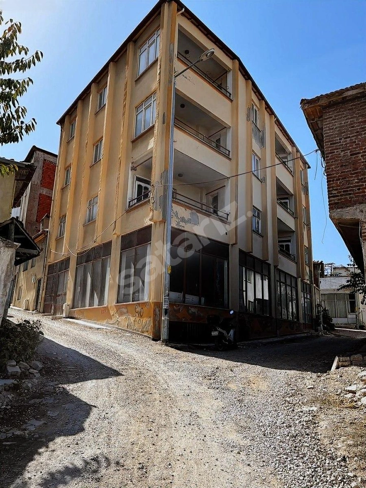 İvrindide 4 Katlı Satılık Apartman